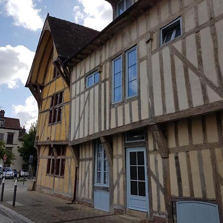 Maison Du Dauphin 1534 트루아 외부 사진