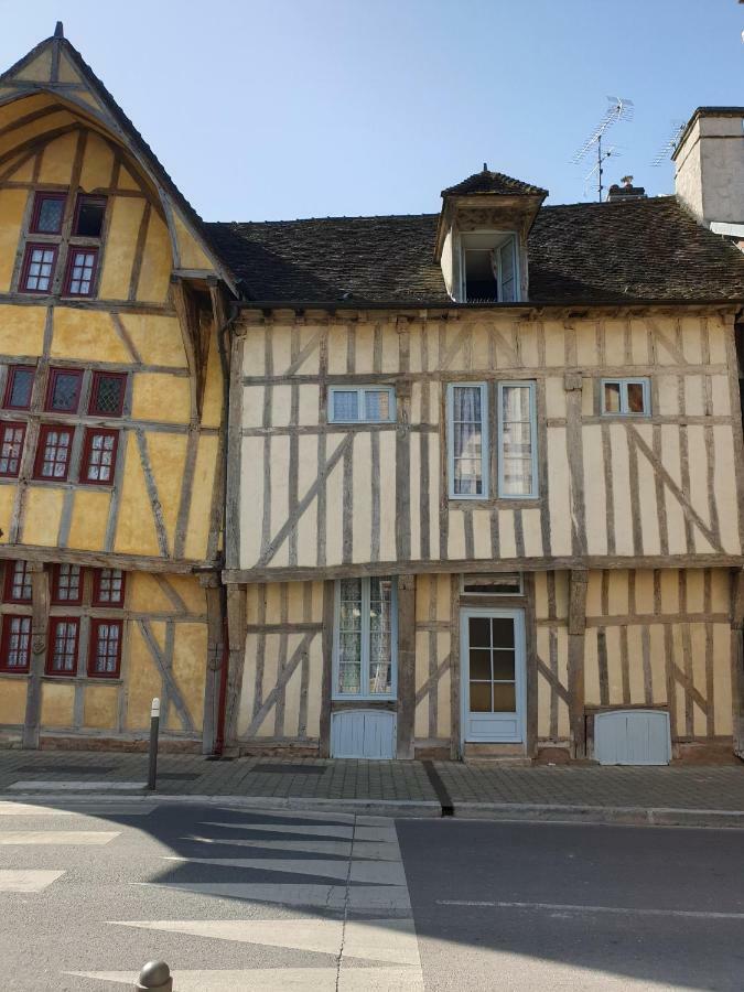 Maison Du Dauphin 1534 트루아 외부 사진